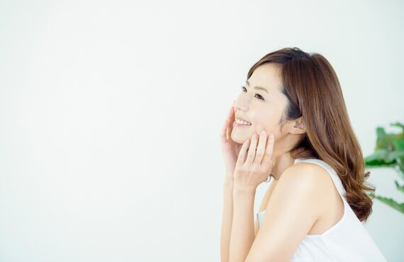 新小岩にてフェイシャルのリフトアップを後押しする施術を行っております